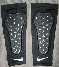 Brand New Nike Pro Hyperstrong Padded Shiver Forearm Sleeves Black Men Size One Size