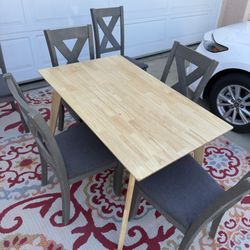 Dining Table With 6 Chairs 🔺