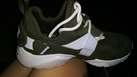 9 green nikes
