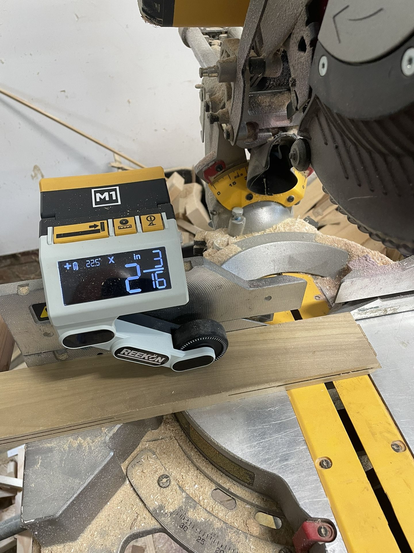 Reekon M1 Miter Saw Measuring Device