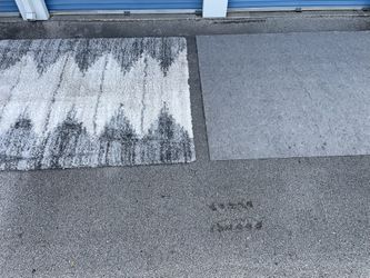 Kas Phoenix Ivory Grey Global Area Rug -( size: 7’10” x 9’10” )- Used good/ fair condition 