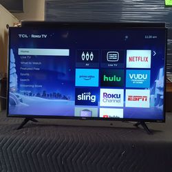 43 Inch Roku TCL 4k Smart Beautiful Tv Comes With Remote Control Great Picture Works Fantastic Guaranteed 