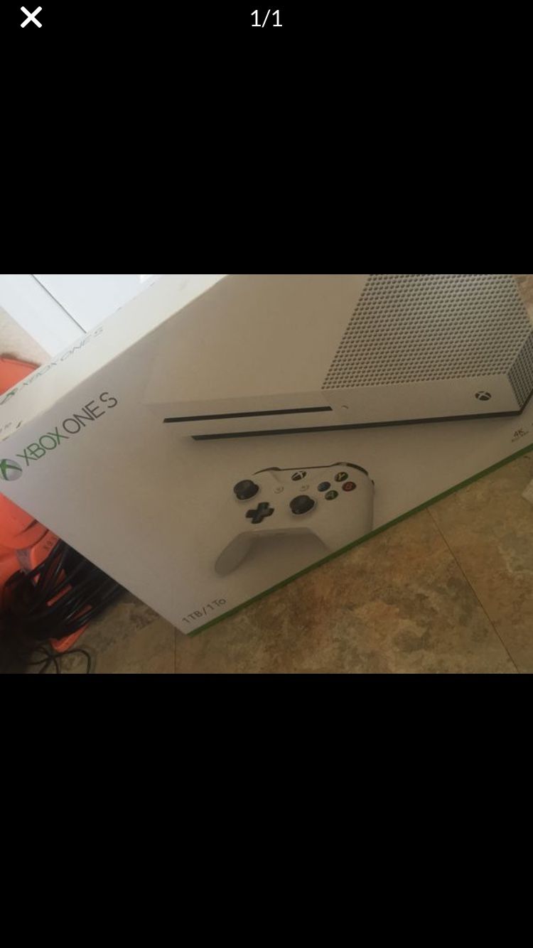 Xbox one s In Los Angeles pls don’t give me a price if you not going to be in Los Angeles