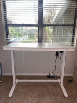 Electric Sit/Stand Adjustable Desk + Office Chair