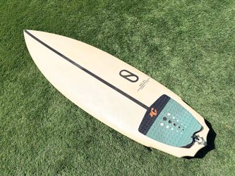 5’10 Firewire Tomo Sc-Fi surfboard