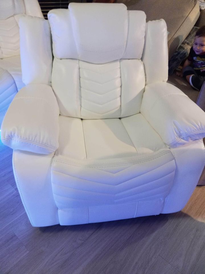 Powered Sofa Set‼️💯with Phone Chargers, Floor Lights And Cup holders ✨✅