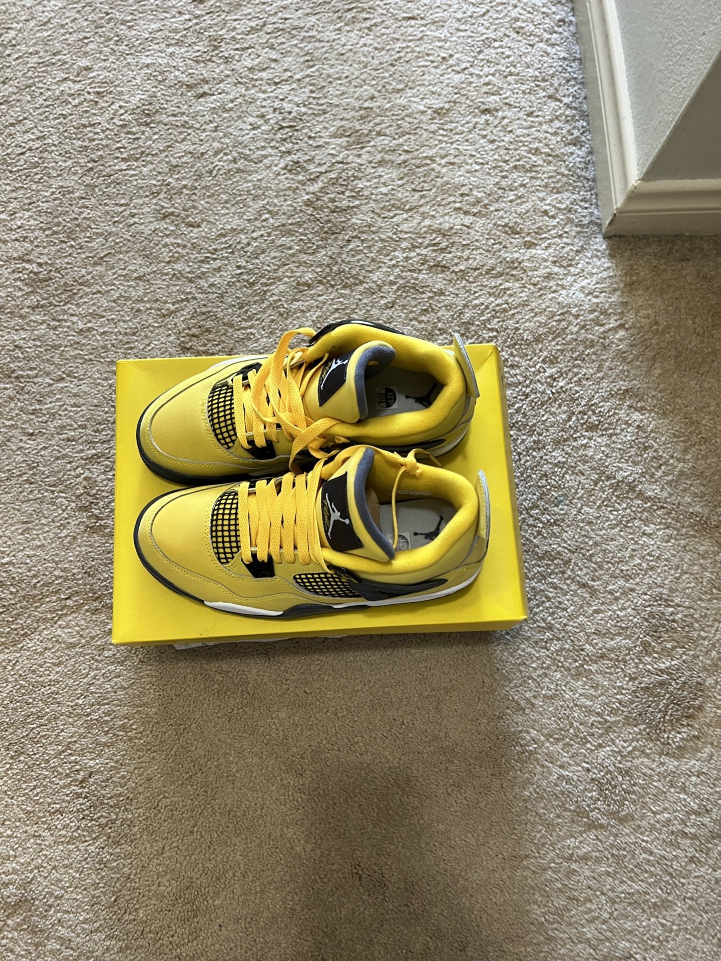 Authentic AIR JORDAN 4 RETRO (GS) TOUR YELLOW/DARK BLUE GREY - www 