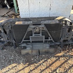 2001 GMC Yukon 5.3 Radiator support