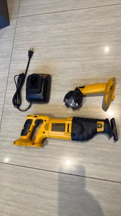 Dewalt 18v Reciprocating Saw and Light