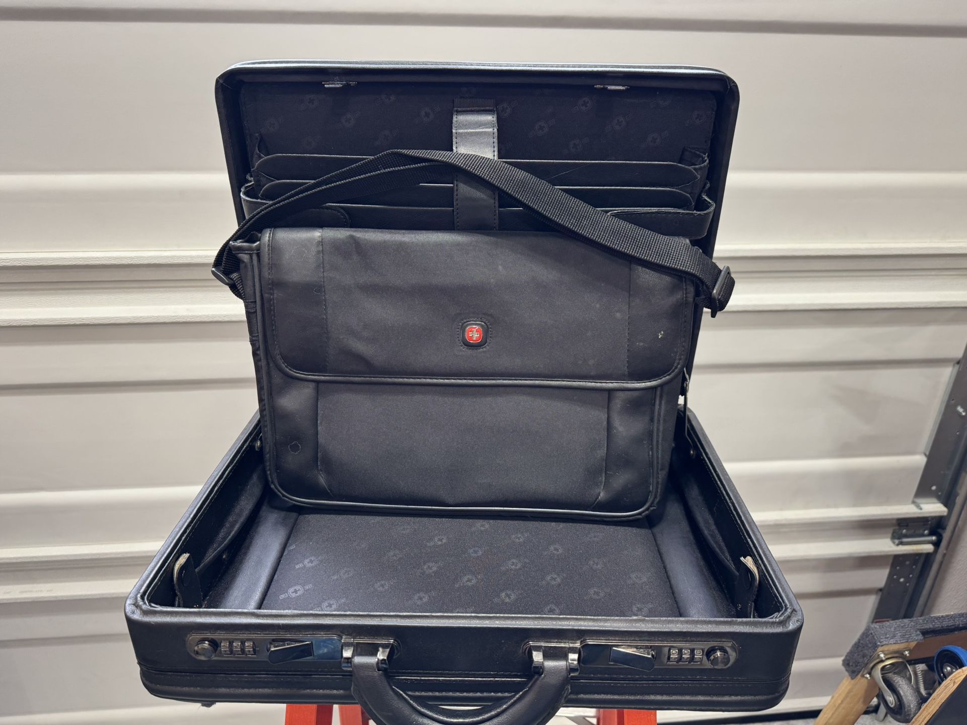 Swiss Brand Laptop Briefcase With Shoulder Bag
