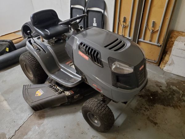 Craftsman LT1000 Riding Lawn Mower for Sale in Bolingbrook, IL - OfferUp