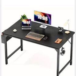 Black Desk