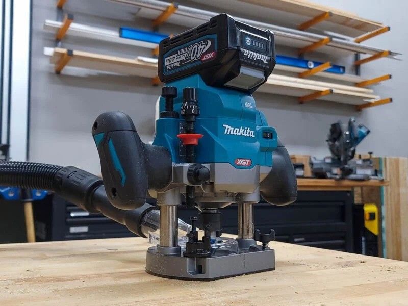 New Makita 40V XGT Brushless Cordless 2-1/4 Maximum HP Plunge Router (Tool Only)