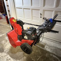 Toro 24” Snow Blower (snowblower)