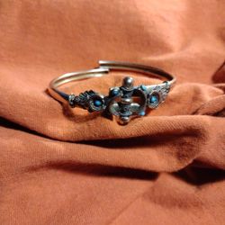 Victorian Etruscan Style Hinged Bangle Bracelet