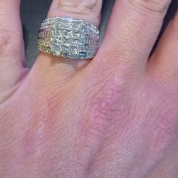 3 Carats, 10K Diamond Ring 