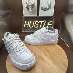 Nike Kids Air Force 1 LE (GS) Sneaker, Kids, White/White Sz 6Y