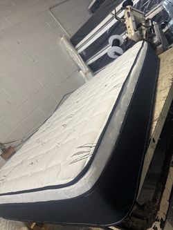 Twin mattress