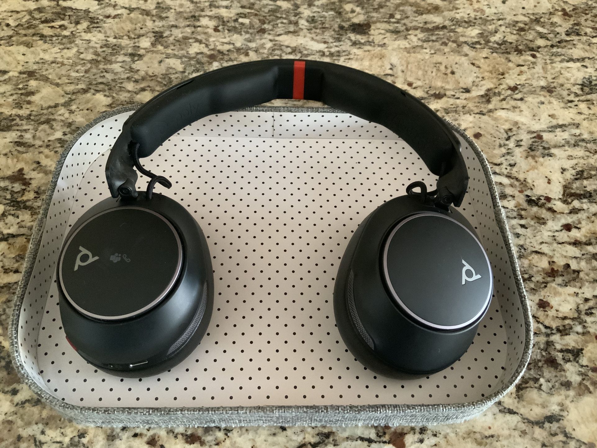 Poly Voyager Surround 85 UC Headset -ANC Microsoft Teams Certification - Black