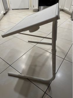 Foldable small table