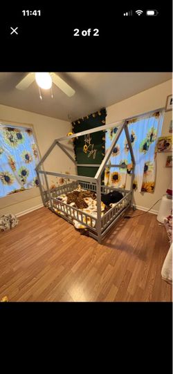 Full size bed/mattress/blanket