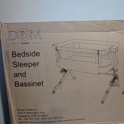 Dom Family Bedside Sleeper And Bassinet 