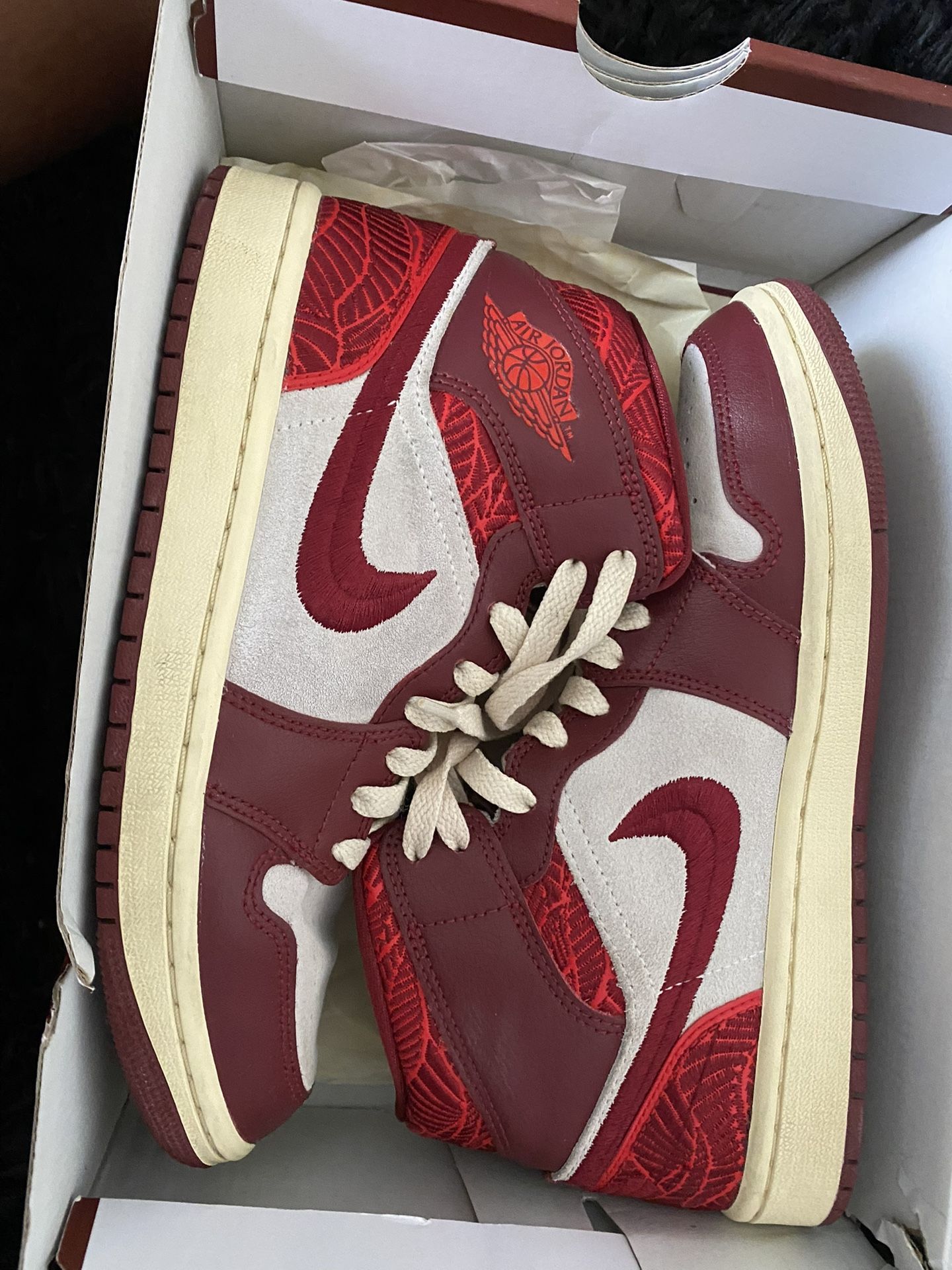 Air Jordan 1 Tiki Leaf