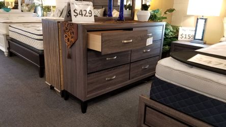 Brand new gray king or ca king bedframe + dresser + mirror + nightstand + chest 5PCs bedroom set
