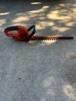 Black & Decker 22 inch electric hedge trimmer