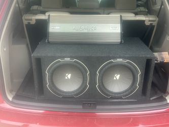 2 12inch speakers with 4000 watt amp