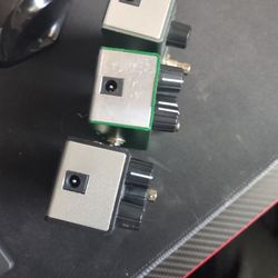 1 Delay Pedal 3 Switch,  1 Ultimate Drive Pedal 3 Way Switch And 3 Modes,  1 Noise Gate Cuts Off Ringing Sound