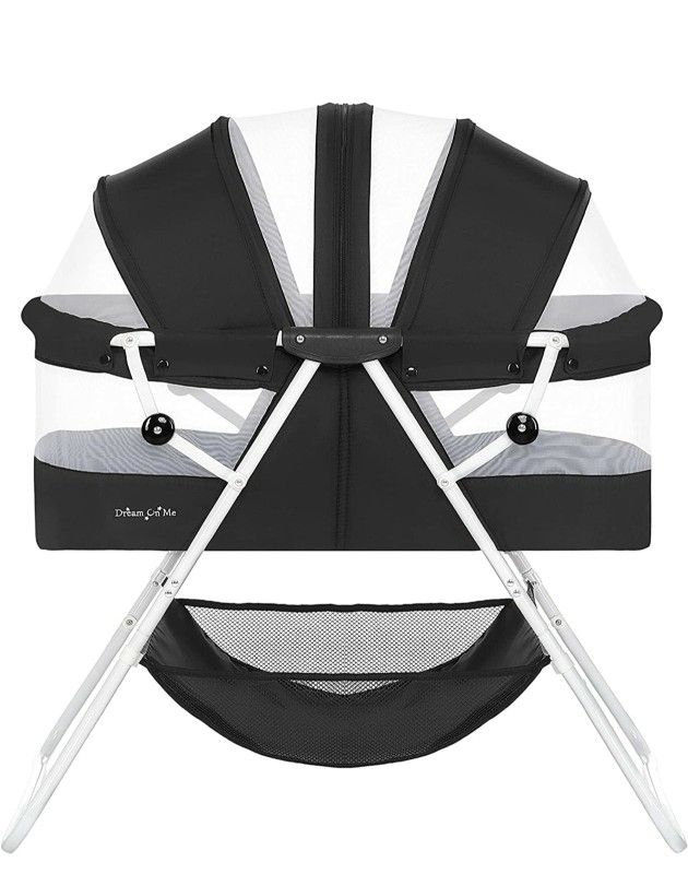 Dream On Me Karley Bassinet in Black