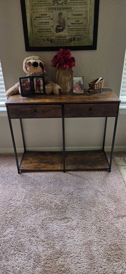 Entry/decor table