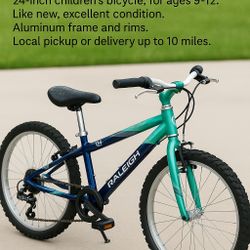 This Raleigh Lily 24" is perfect for kids ages 9 to 12 and is in excellent condition – barely used!