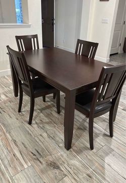 Dining set