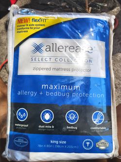 Zippered mattress protector