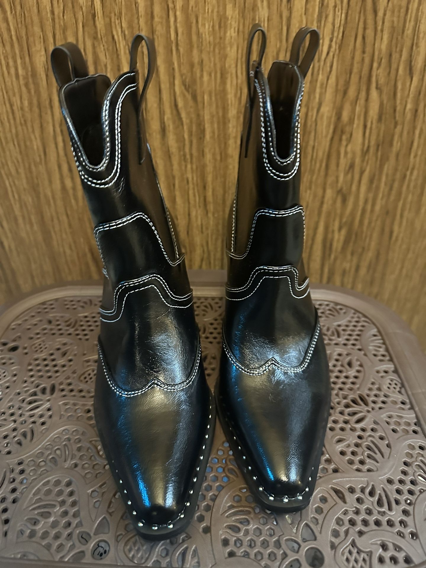 Size 5.5 New Bot