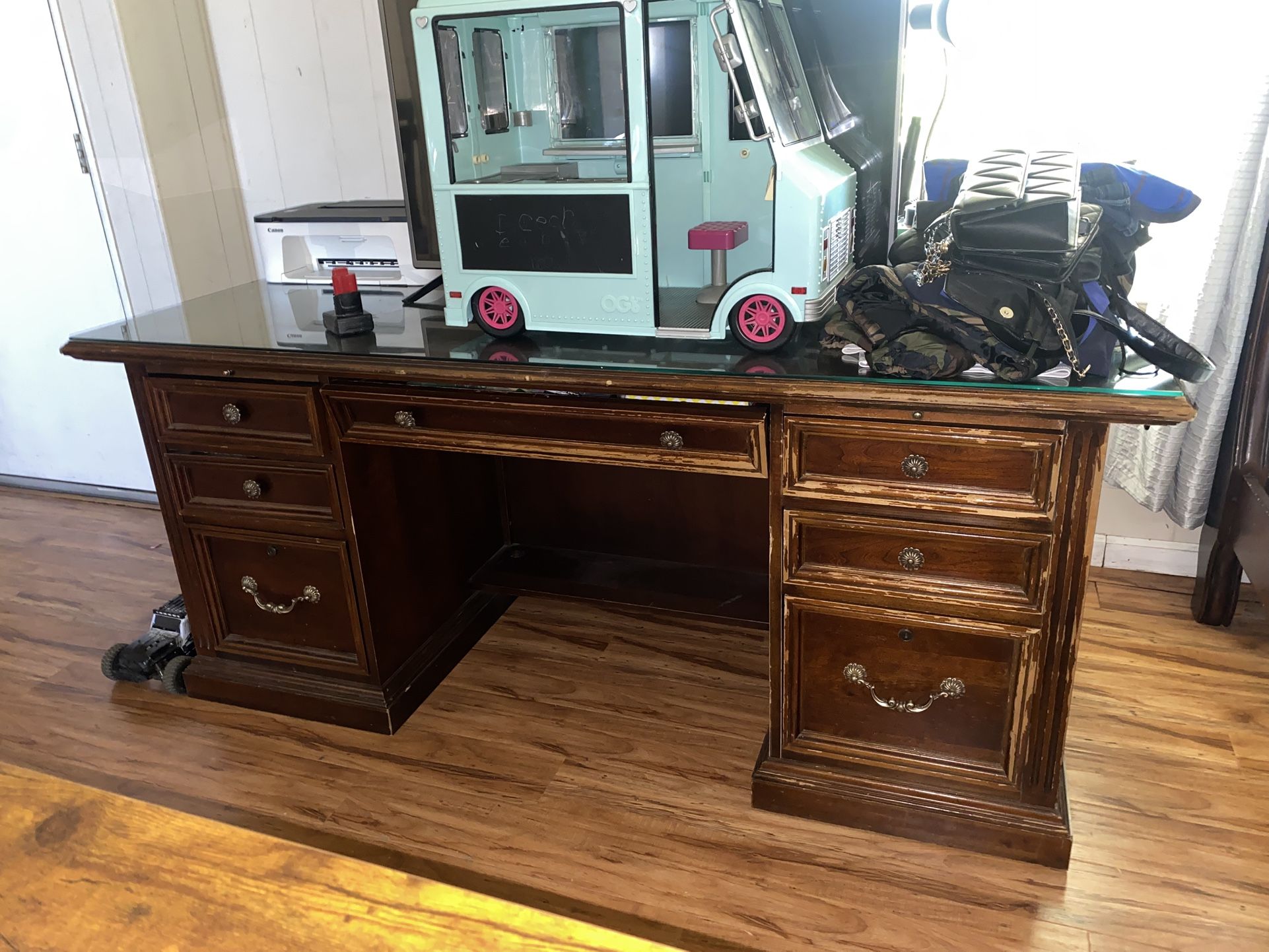Free Desk