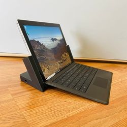 Microsoft Surface Pro 3 with Docking station - Core i5 8GB RAM 256GB SSD