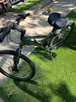 Schwinn sidewinder Mountain Bike 26” wheels