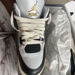 Air Jordan Retro 4s