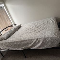 Queen Bed With Frame 