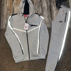 Men Nike Sweatsuits Sizes Small Med Large Xl 