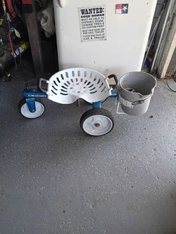 Rolling gardening cart