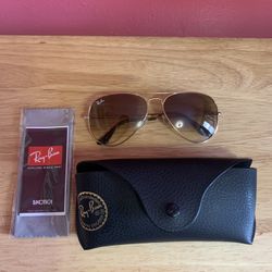 RAY-BAN AVIATOR SUNGLASSES GOLD PLATED FRAME