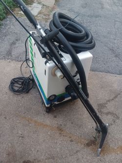 Carpet extractor machine