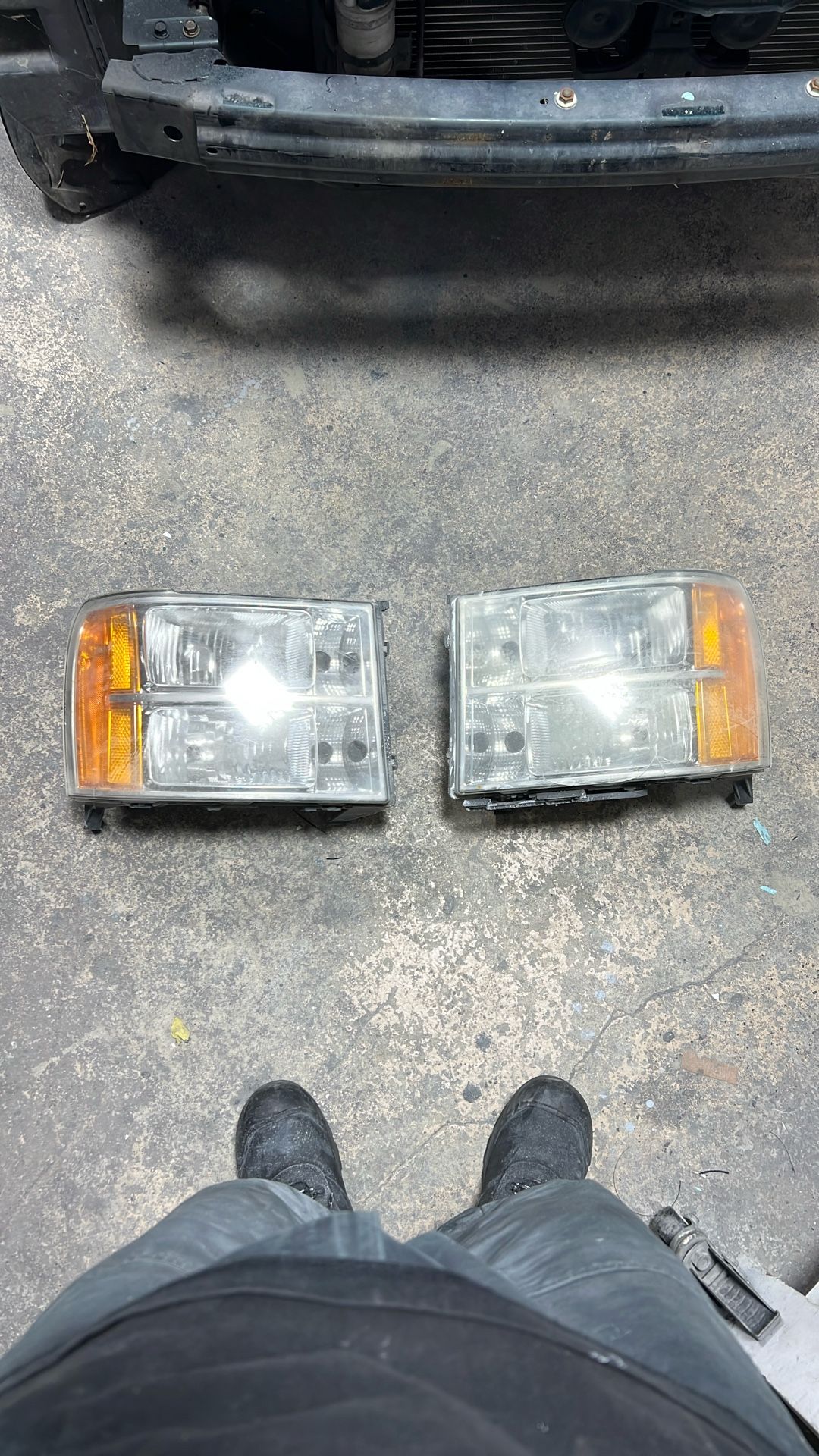2012 GMC /chevy Truck 1500/2500/3500HD head Lights