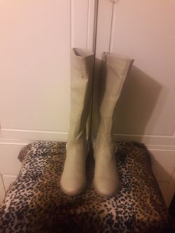ECRU COLORED TALL WOMEN'S BOOTS