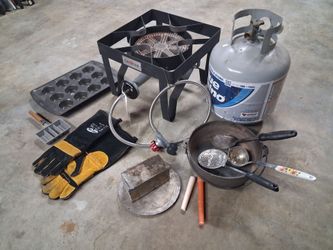 Everything to melt lead into ingots