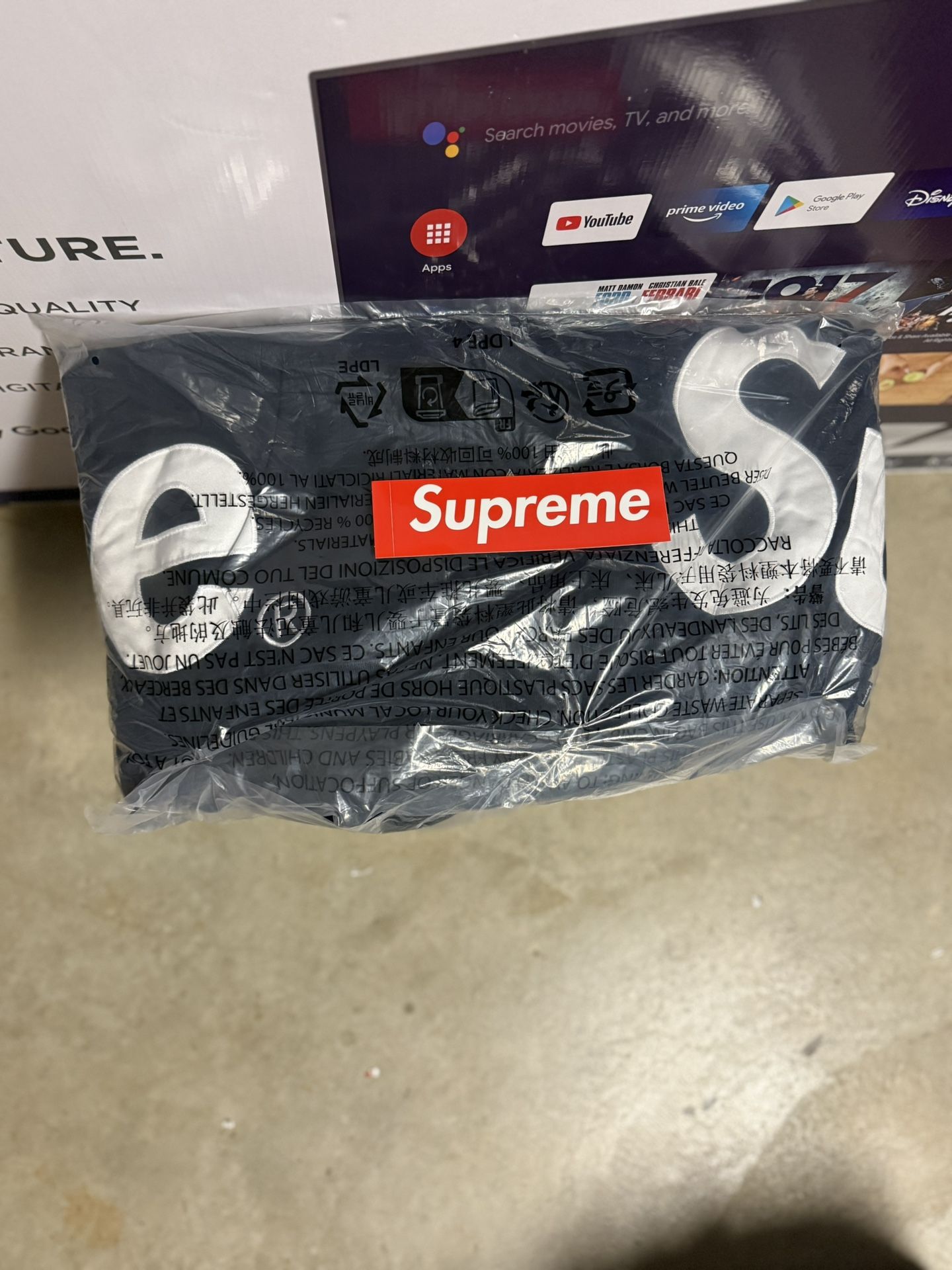 Supreme Big Logo Zip Hoodie